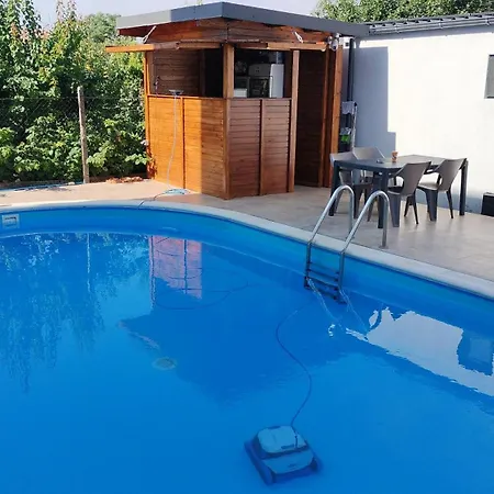 Tiny Village Mamaia Nord - House 2 Дом отдыха *